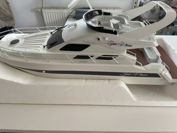 Yacht Saint Prinzess Ausstellungsartikel unbenützt