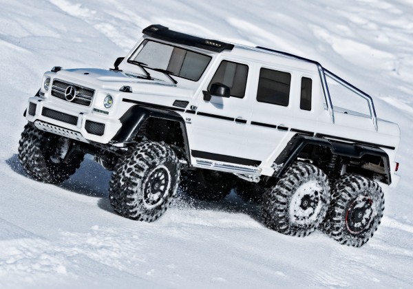 Mercedes-Benz G63 AMG 6x6 RTR ohne Akku/Lader inkl Licht 1/10 6WD Scale-Crawler Brushed weiß